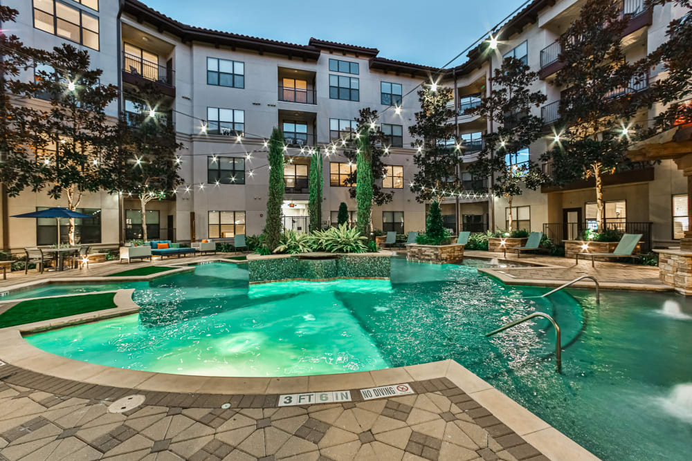Sparkling pool at Broadstone Toscano in Houston, Texas