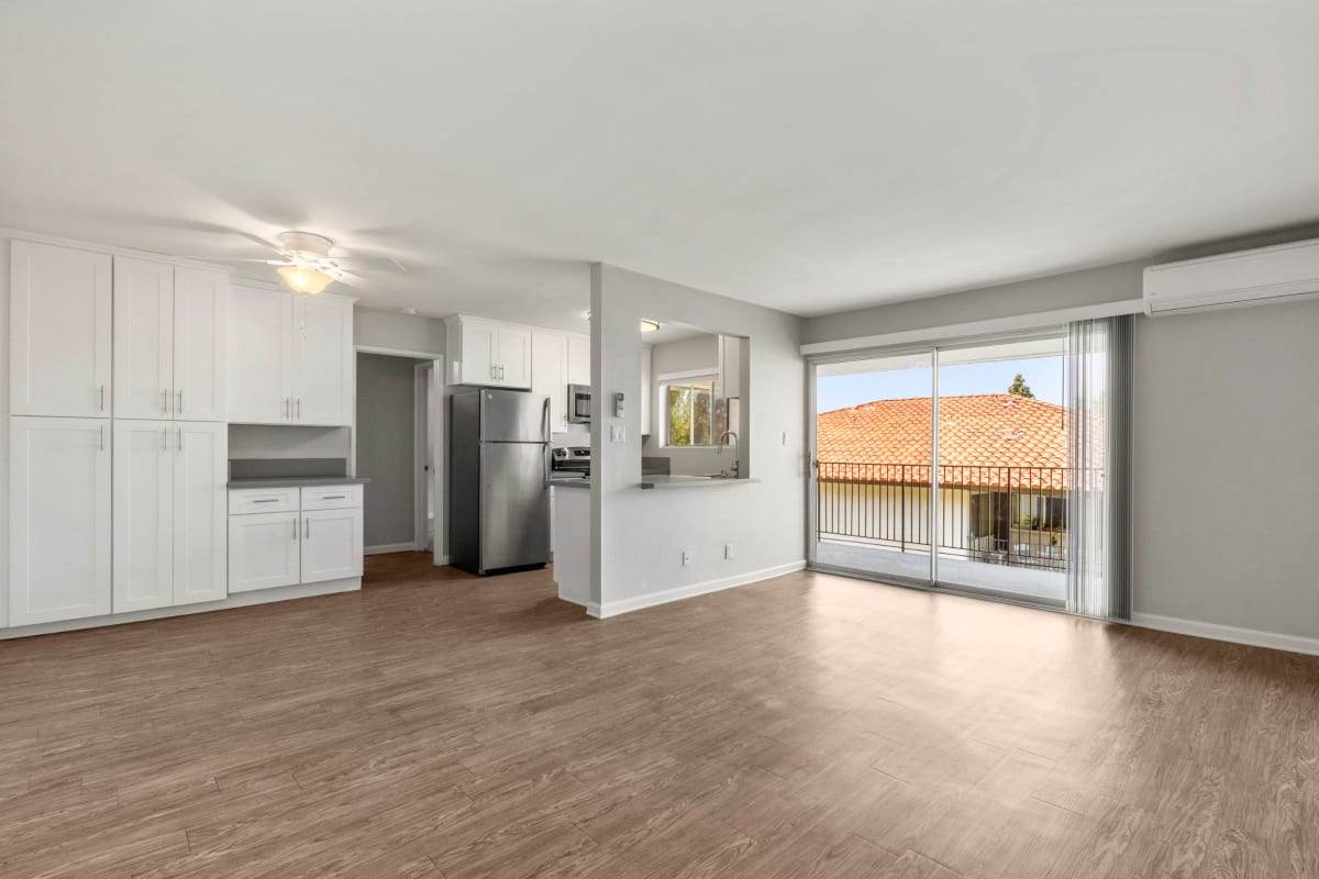 Spacious apartment at Los Robles Apartments, Thousand Oaks, California