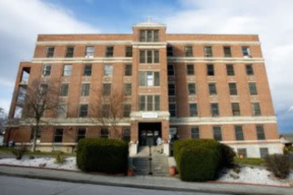 The front of the building at Christopher House in Wenatchee, Washington