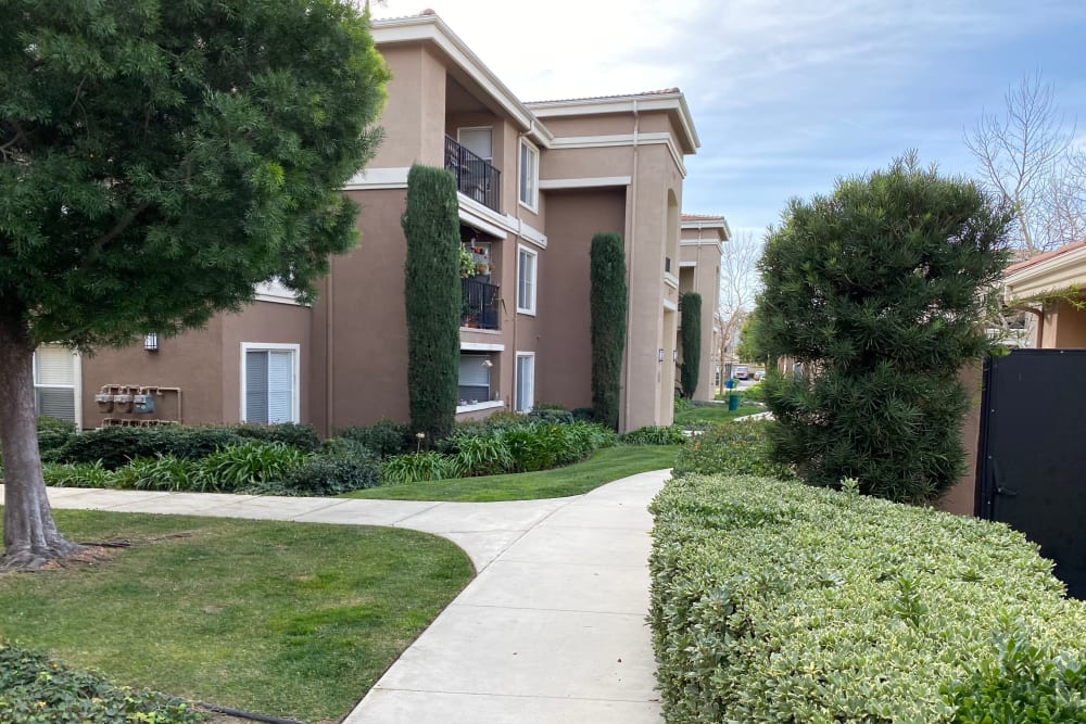 Outdoor walkway at Avery at Moorpark in Moorpark, California