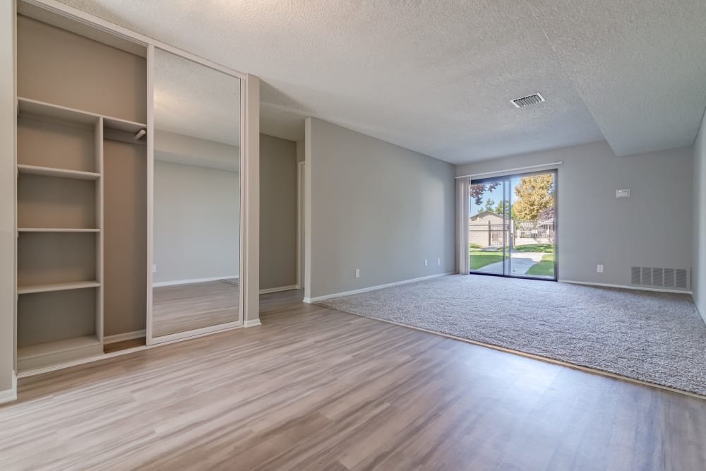 Living Room at Sunset Ridge Apartments in Lancaster, California