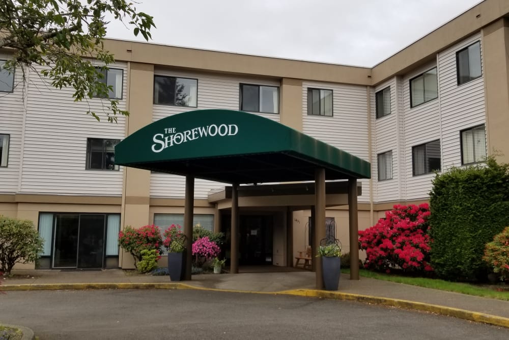 Front entrance at Shorewood Senior Living in Florence, Oregon