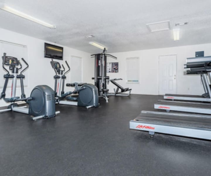 State-of-the-art fitness center at Baywood Apartments in Gretna, Louisiana 