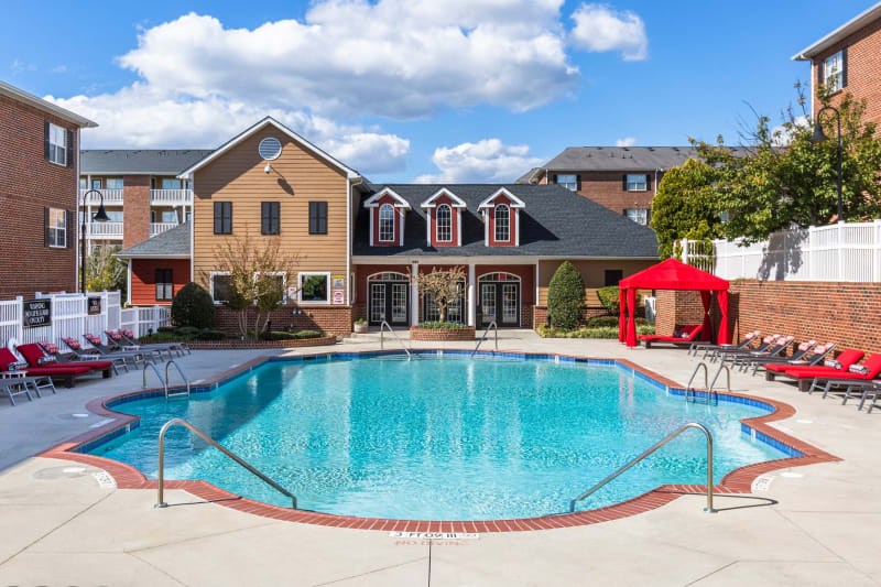 Resort style swimming pool on a beautiful day at Ascend @ 1801 in Charlotte, North Carolina