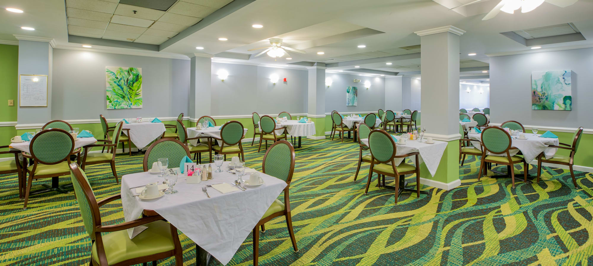 Dining room image of The Peninsula senior living 