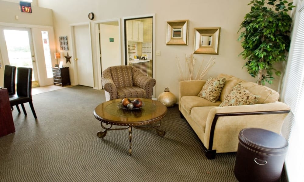 Living room at Boulder Ridge in Tulsa, Oklahoma