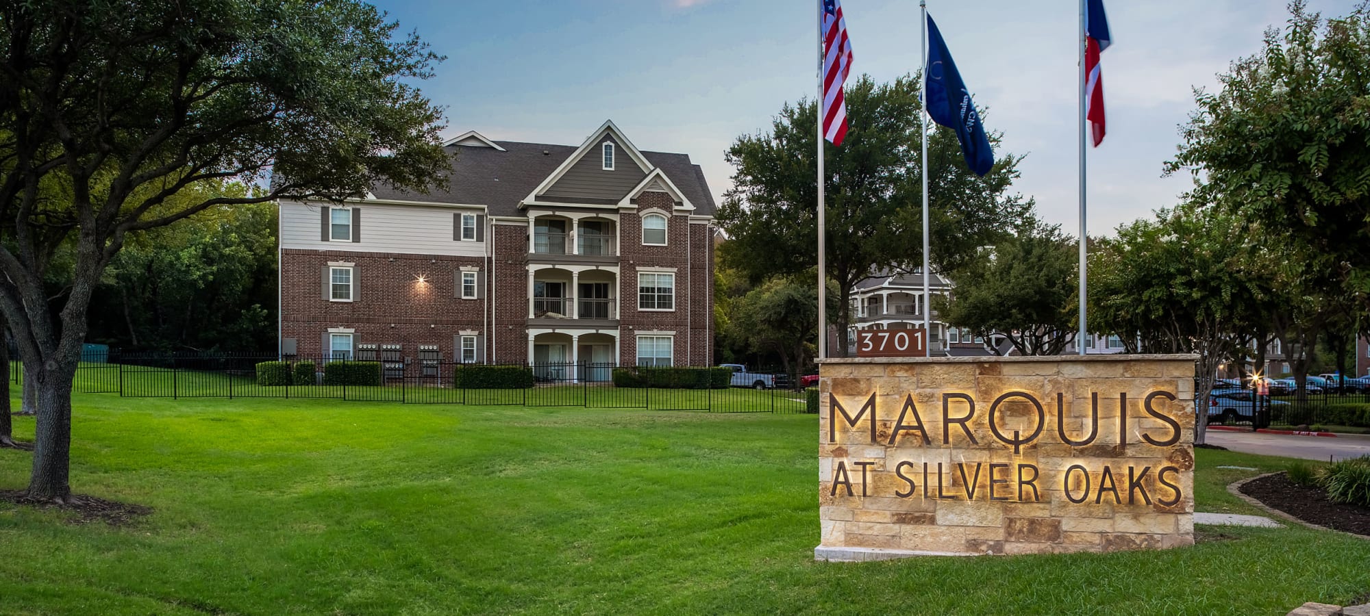 Apply to live at Marquis at Silver Oaks in Grapevine, Texas