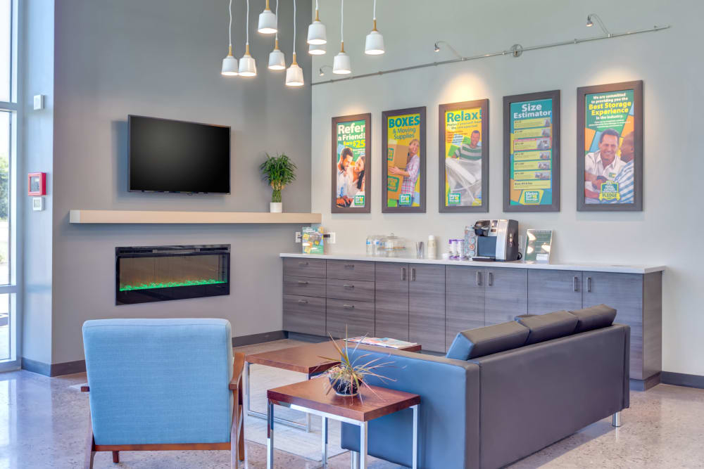Leasing office at Metro Self Storage in Addison, IL