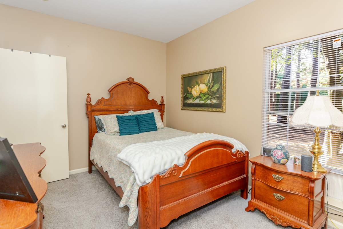 Cozy bedroom at Annandale Park in Robertsdale, Alabama 