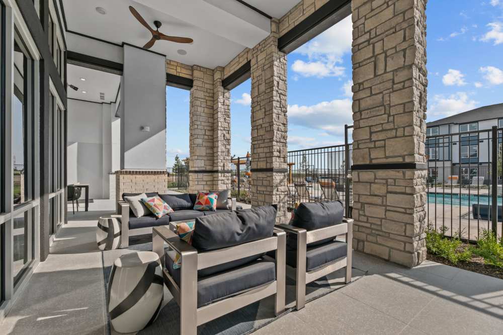 Community seating space at The Summit at Walnut Creek in Alvarado, Texas