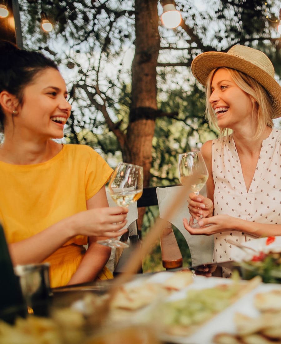 Friends enjoying drinks near Baldwin Chase in Simpsonville, South Carolina