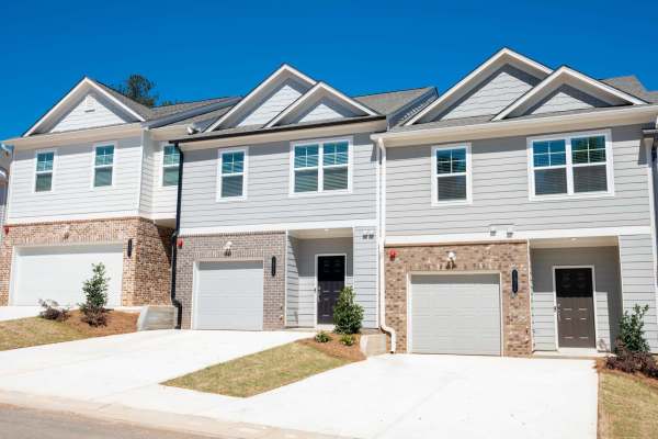 Exterior of apartment homes at Parallel 36 at Jailette in Atlanta, GA