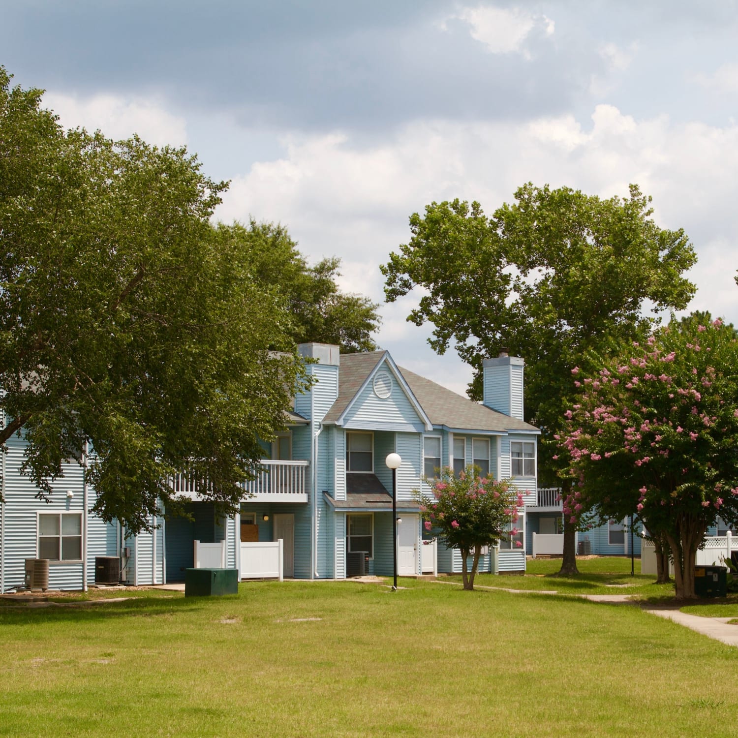 Royal Pointe in Virginia Beach, Virginia apartments