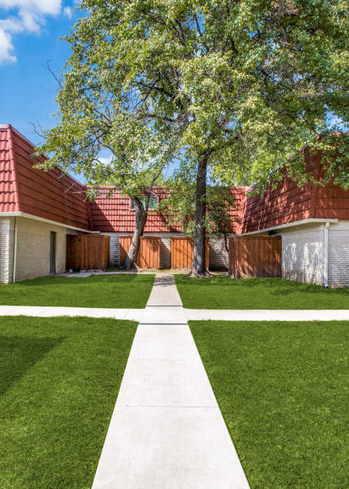 View photo gallery at Tucasa Townhomes in Irving, Texas