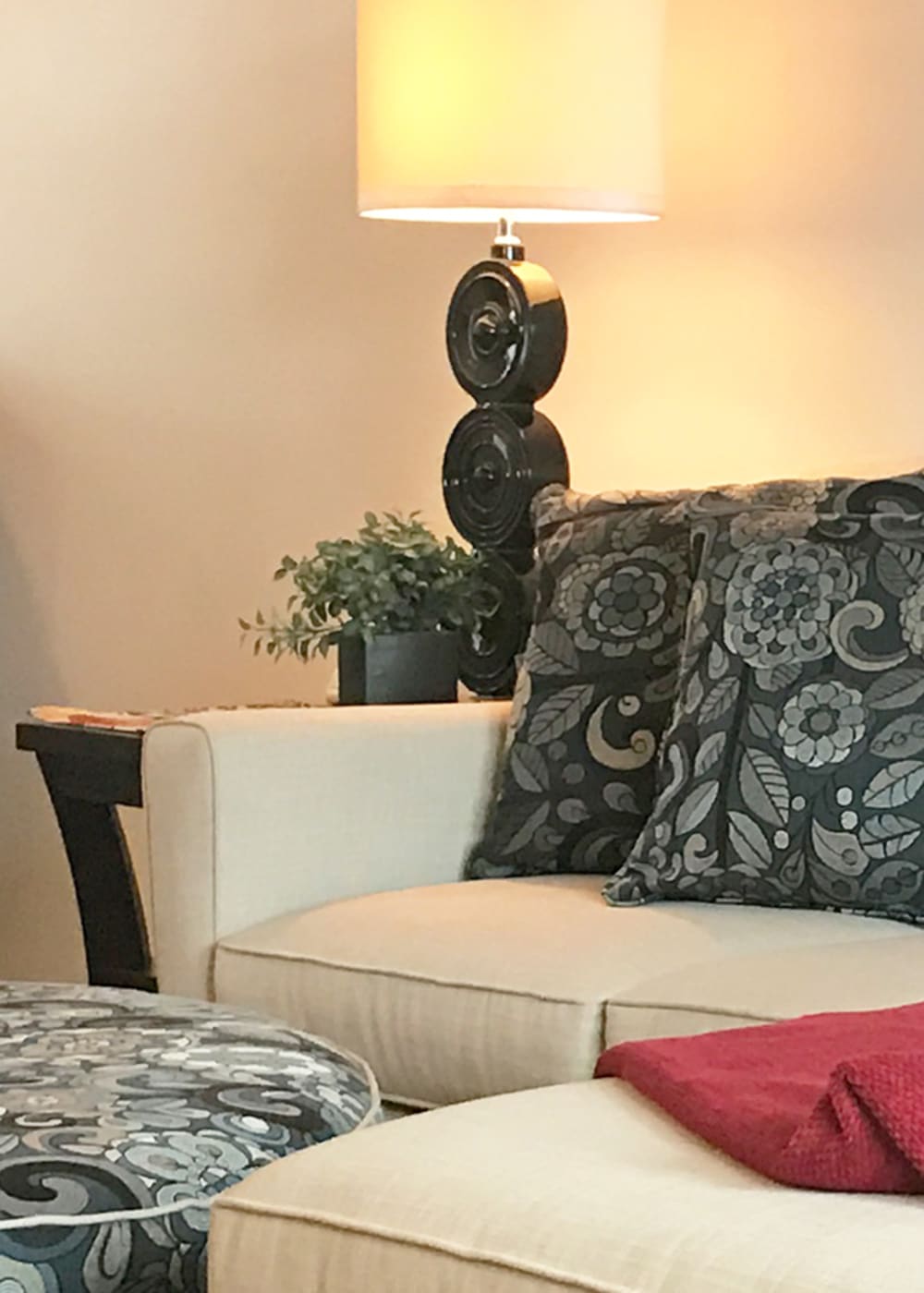 Living room at Amherst Gardens in Buffalo, New York