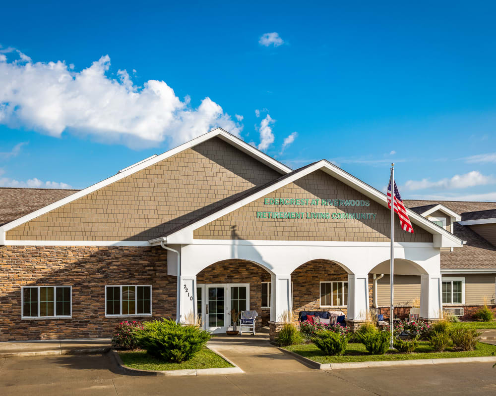 Welcome to Edencrest at Riverwoods in Des Moines, Iowa.