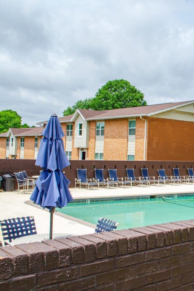 Chairs by the pool at Vista Villa in Charlotte, North Carolina