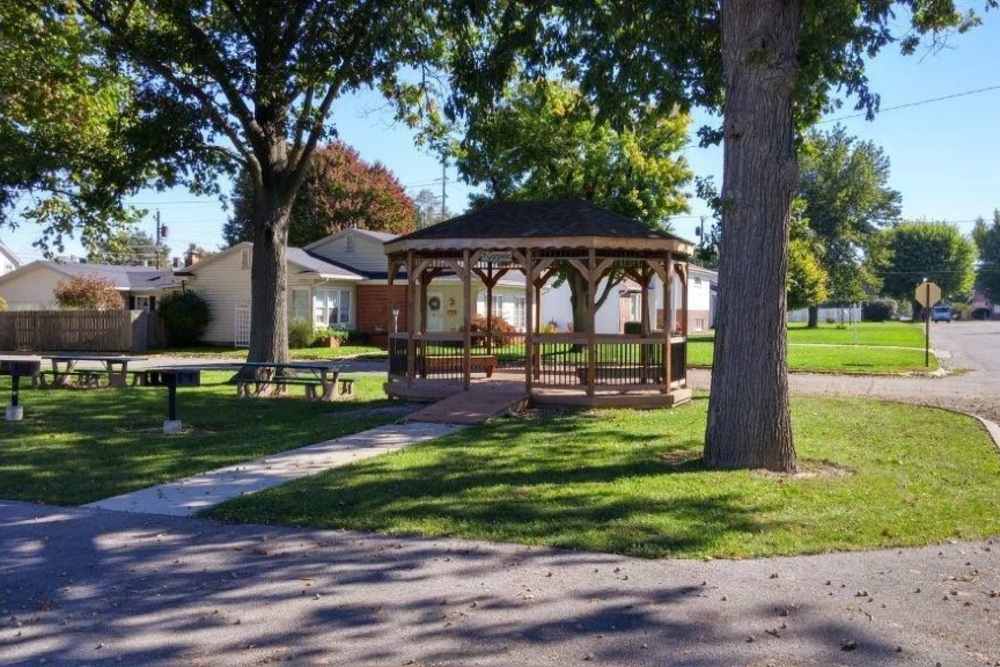 Exterior shot at Forest Glen in Elwood, Indiana