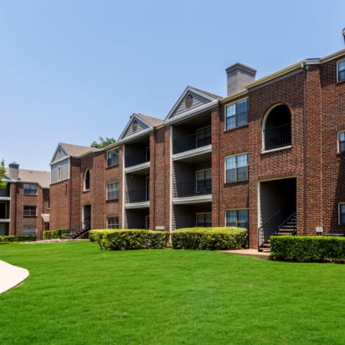 Resident referral bonus at Marquis at Legacy in Plano, Texas