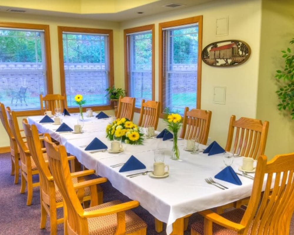 Long dining table at Addington Place of Ottumwa in Ottumwa, Iowa