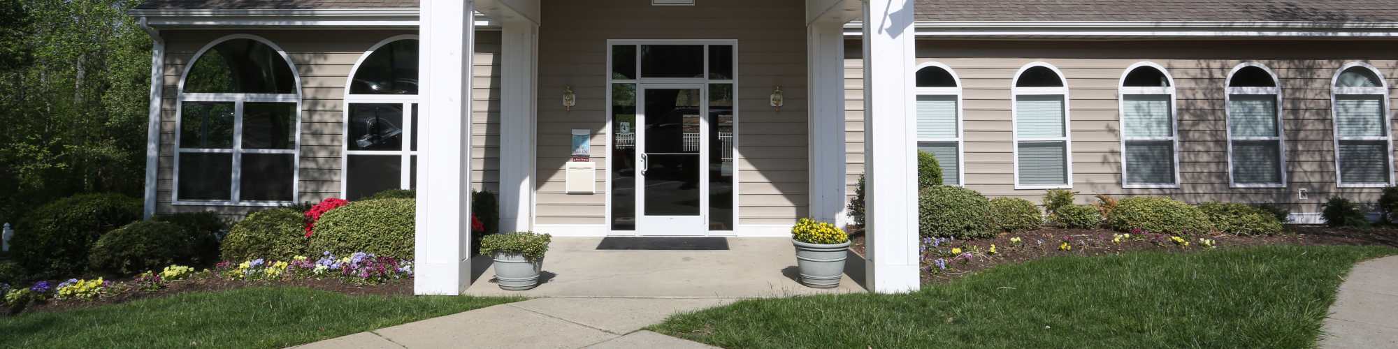 Leasing Office Building Entrance Rental Requirements | Chickahominy Bluff in Mechanicsville, Virginia