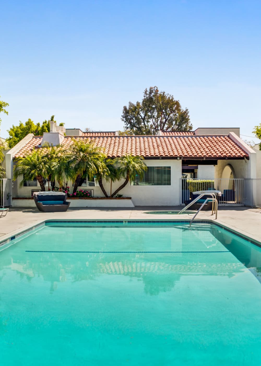 Apartments at Kendallwood Apartments in Whittier, California