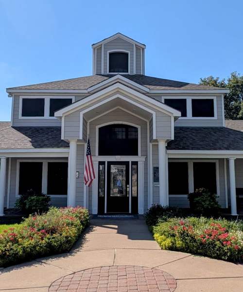 Building exterior view at Lakeview in Fort Worth, Texas