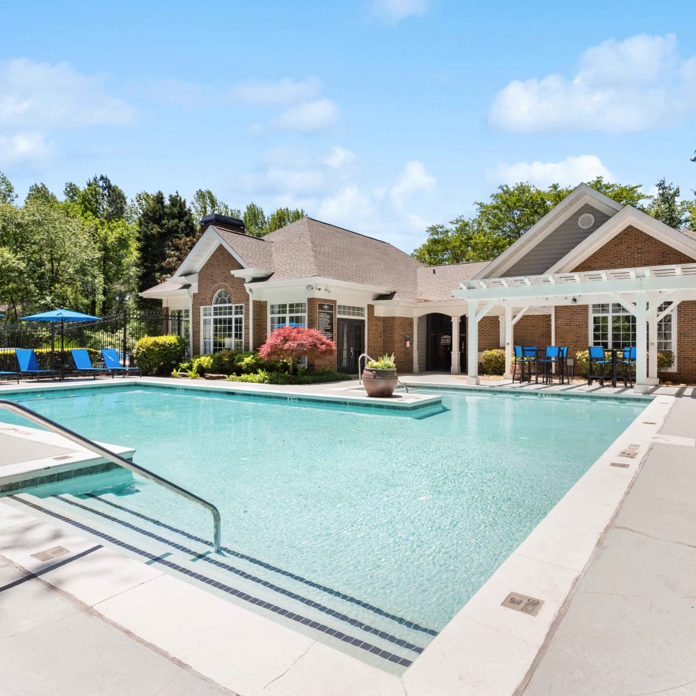 Resort-style swimming pool and Tuscan-style sundeck at Hawthorne Gates in Atlanta, Georgia