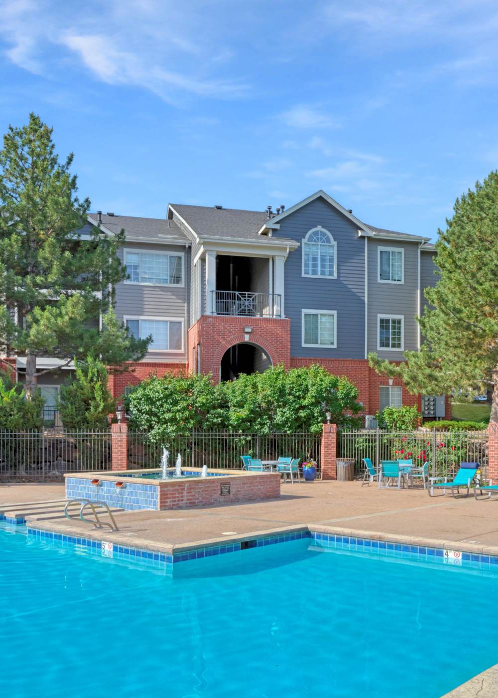 Apartments at Skyecrest Apartments in Lakewood, Colorado