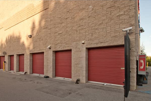 Self storage units for rent at Safe Self Storage in Van Nuys, California