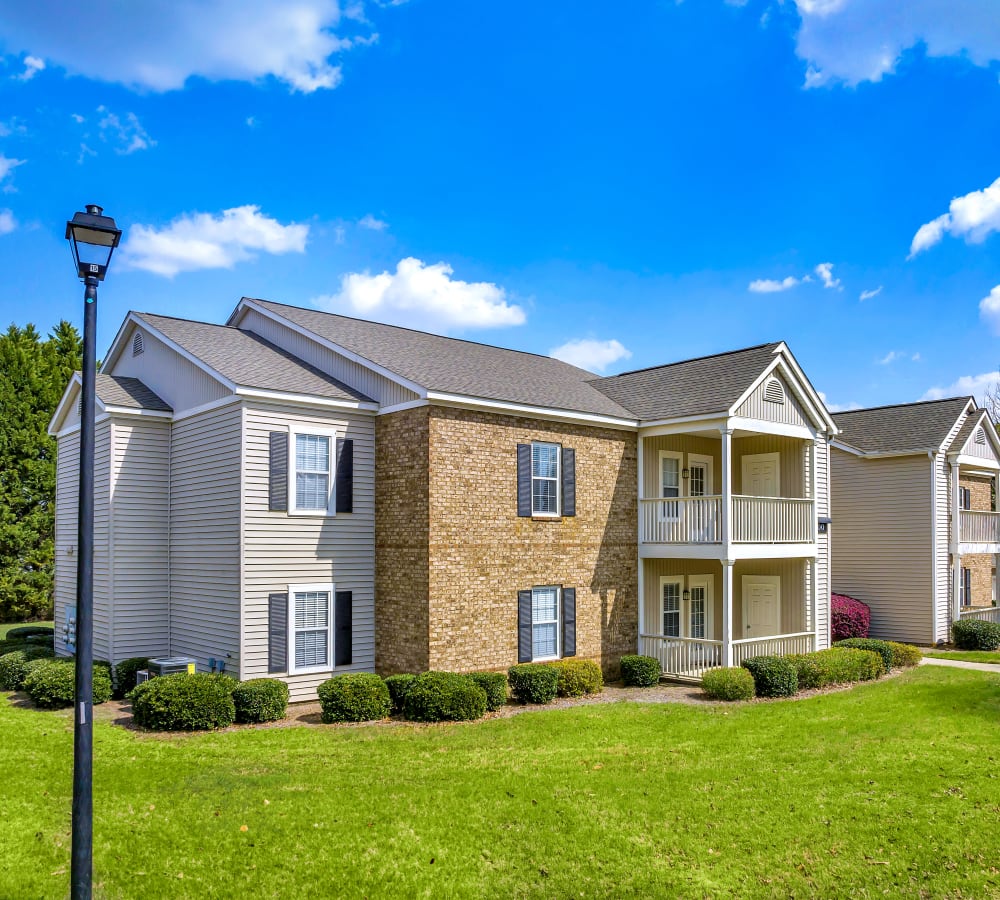 The exterior apartment home building at Brighton Park in Byron, Georgia