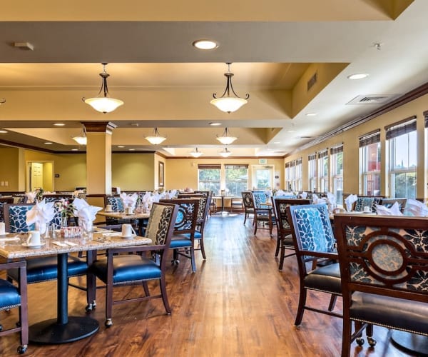 Large indoor dining area at Pacifica Senior Living Union City in Union City, California