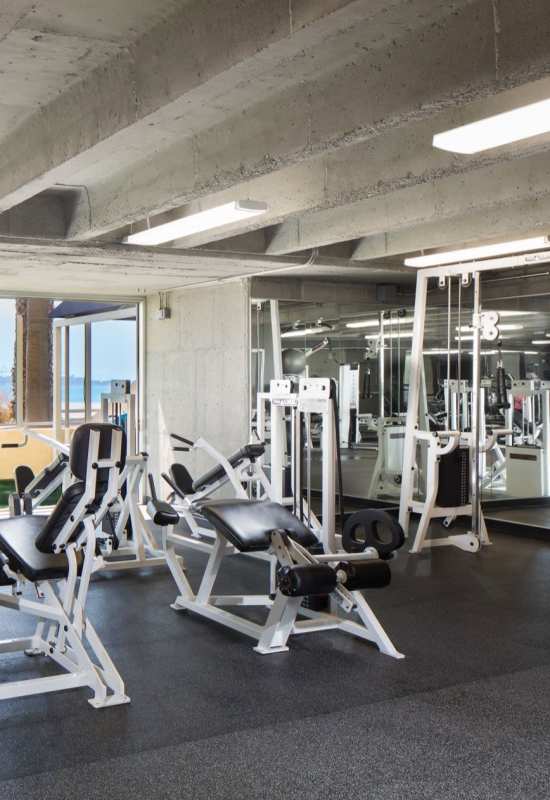 Community fitness center at 1900 Ocean Apartment Homes in Long Beach, California