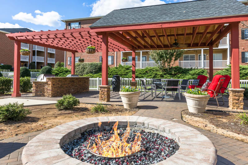 Outdoor fire pit for residents to warm up in on a cold night at Ascend @ 1801 in Charlotte, North Carolina