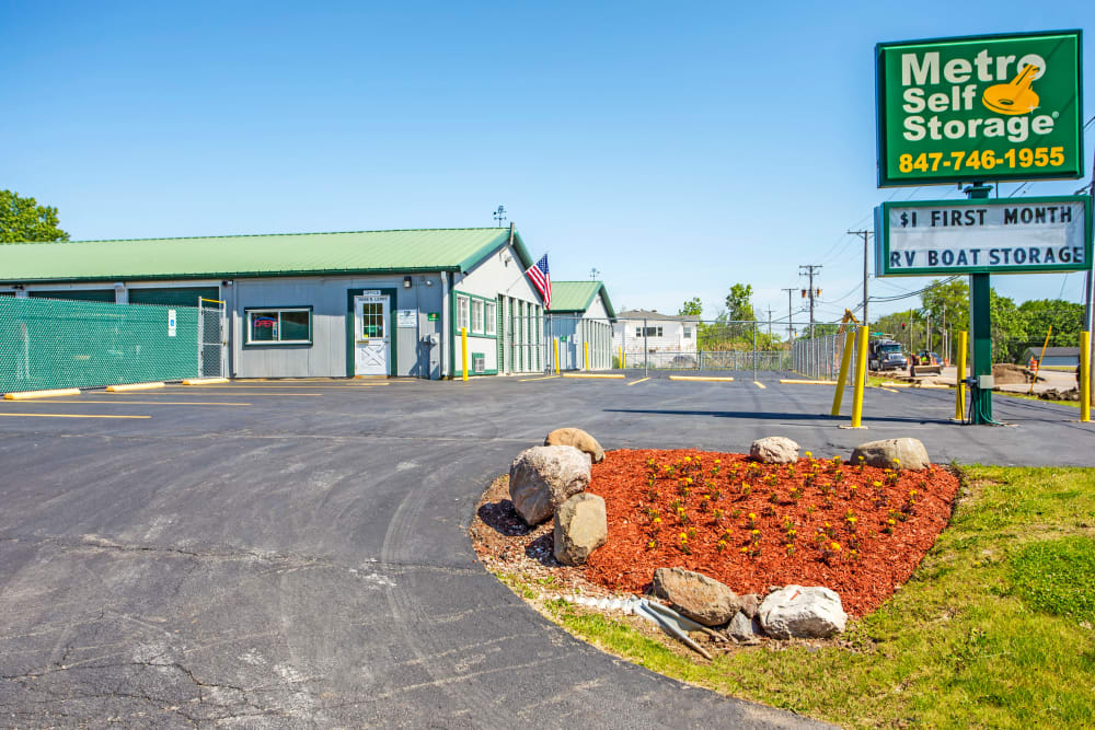 Front entrance at Metro Self Storage in Beach Park, IL