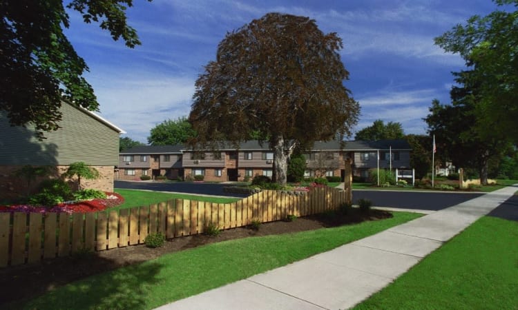 Welcome to Lake Vista Apartments in Rochester, NY