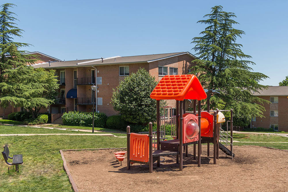 Kid's playground at Bennington Crossings Apartment Homes in Alexandria, Virginia