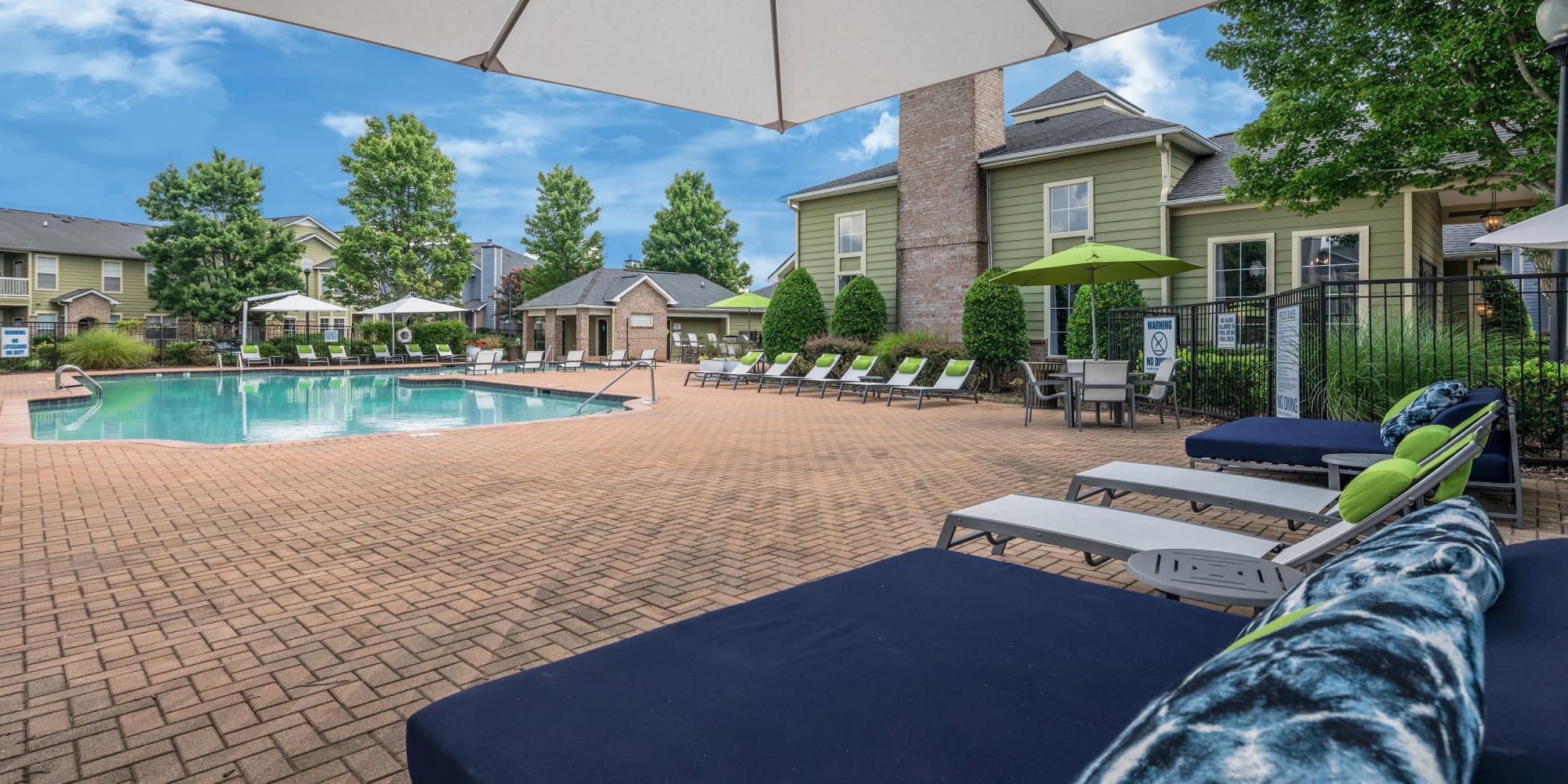 Apartments at Highlands at Alexander Pointe in Charlotte, North Carolina