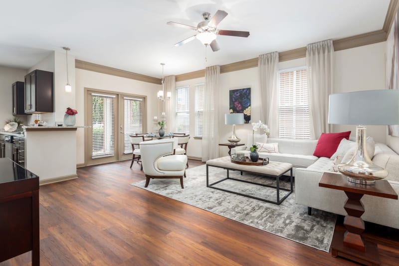 Open concept layout with hardwood floors and modern decor at The District in Charlotte, North Carolina