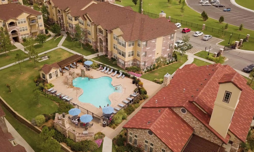 Aerial with pool view at Cascata Apartments in Tulsa, Oklahoma