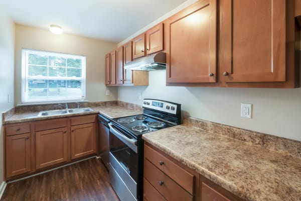 Full equipped kitchen at Heritage Pointe in Rome, Georgia