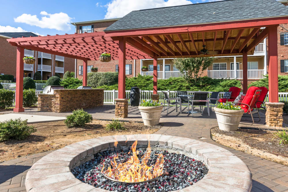 Outdoor fire pit for residents to warm up in on a cold night at Ascend @ 1801 in Charlotte, North Carolina