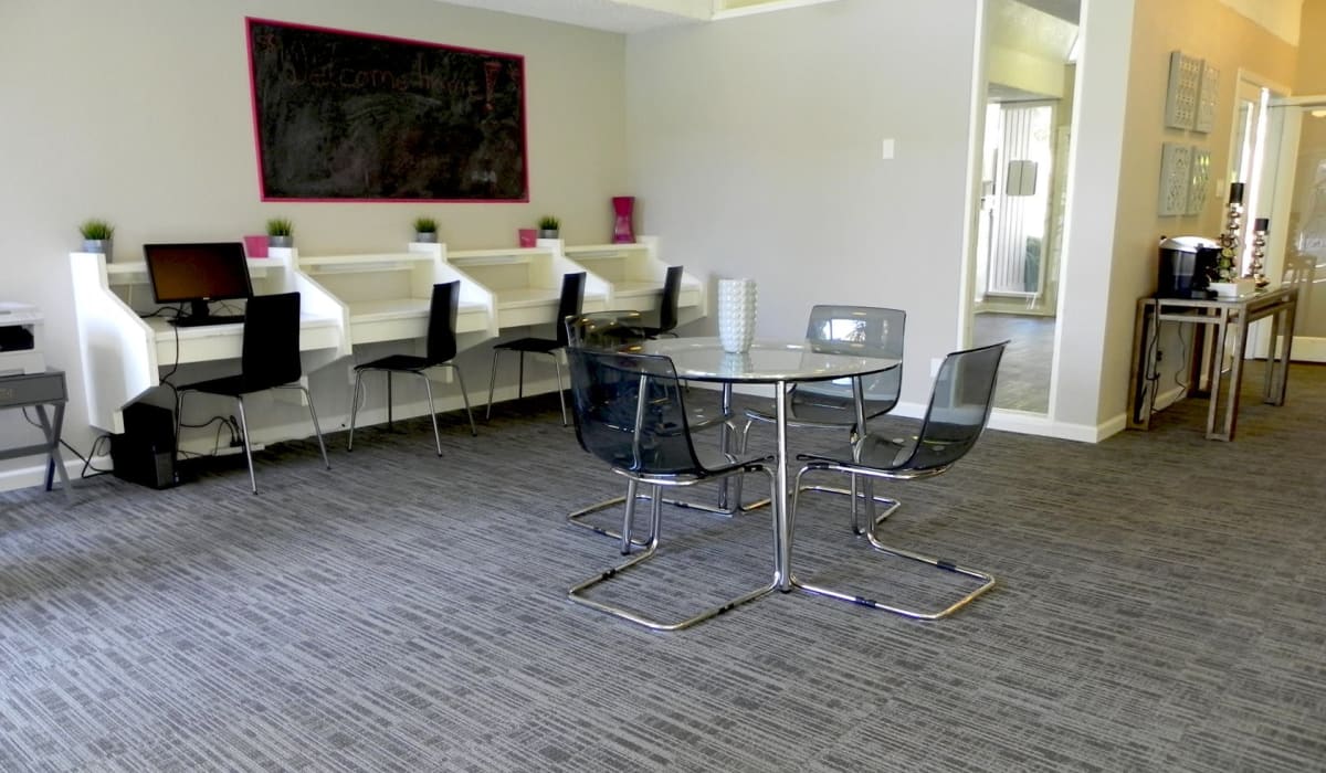 Lounge and common area of Sterling Pointe Apartments in Davis, California