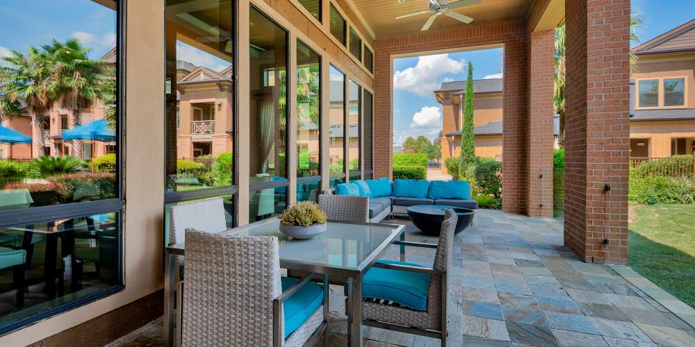 Outdoor community seating area at Grand Fountain in Richmond, Texas