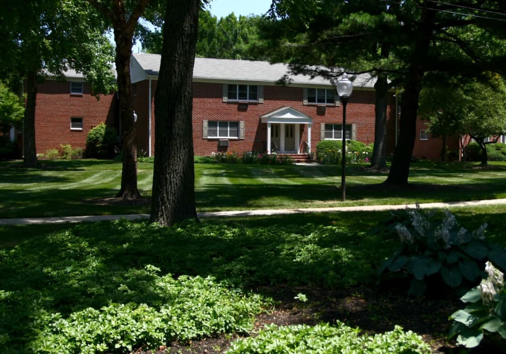 Lush grounds at Wingate Apartments in Hamilton, New Jersey