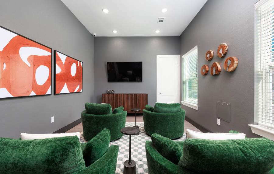 Common seating area at Echo Trail in Bowling Green,Kentucky