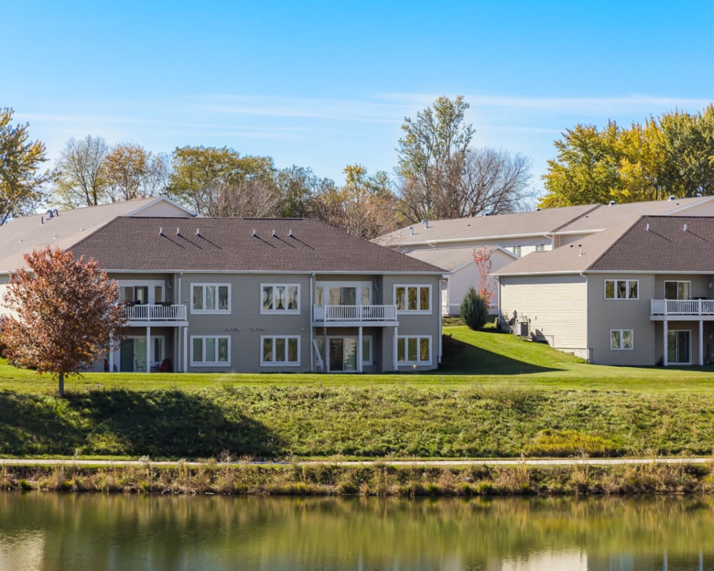 View of apartments and a pond at Glenwood Place in Marshalltown, Iowa.