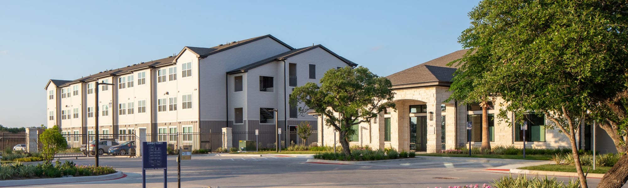 Villas At The Rim - Apartments in San Antonio, TX