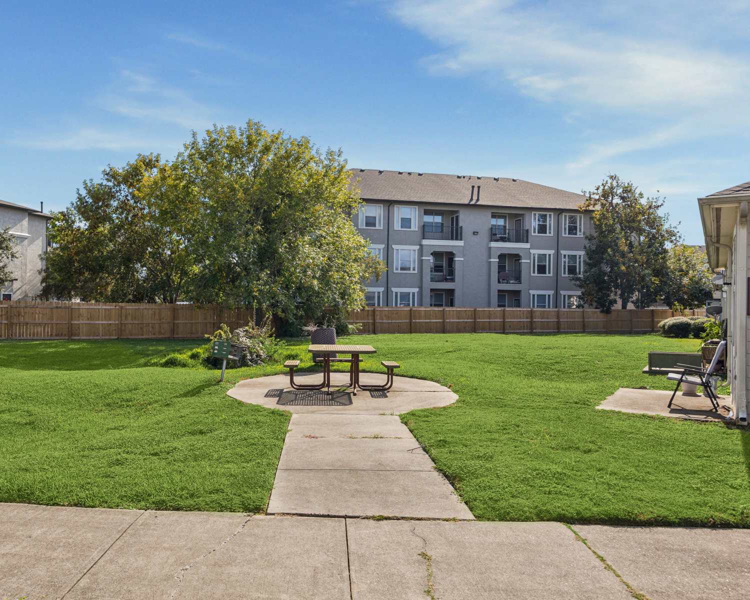 Apartments in Gibraltar Senior at Clute, Texas