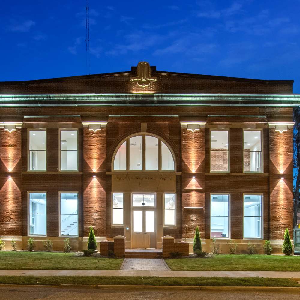 Apartment night front view at 189 Barksdale in Memphis, Tennessee